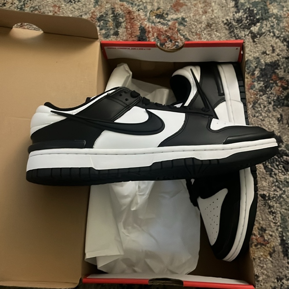 Nike dunks - Picture 2 of 2